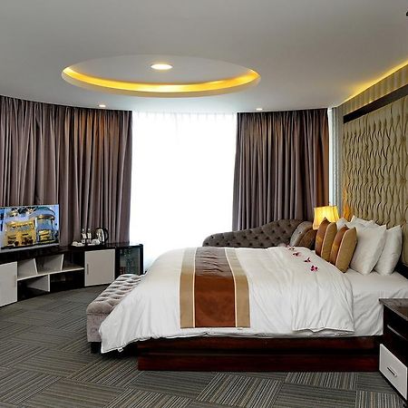 The World Hotel Нячанг Екстер'єр фото