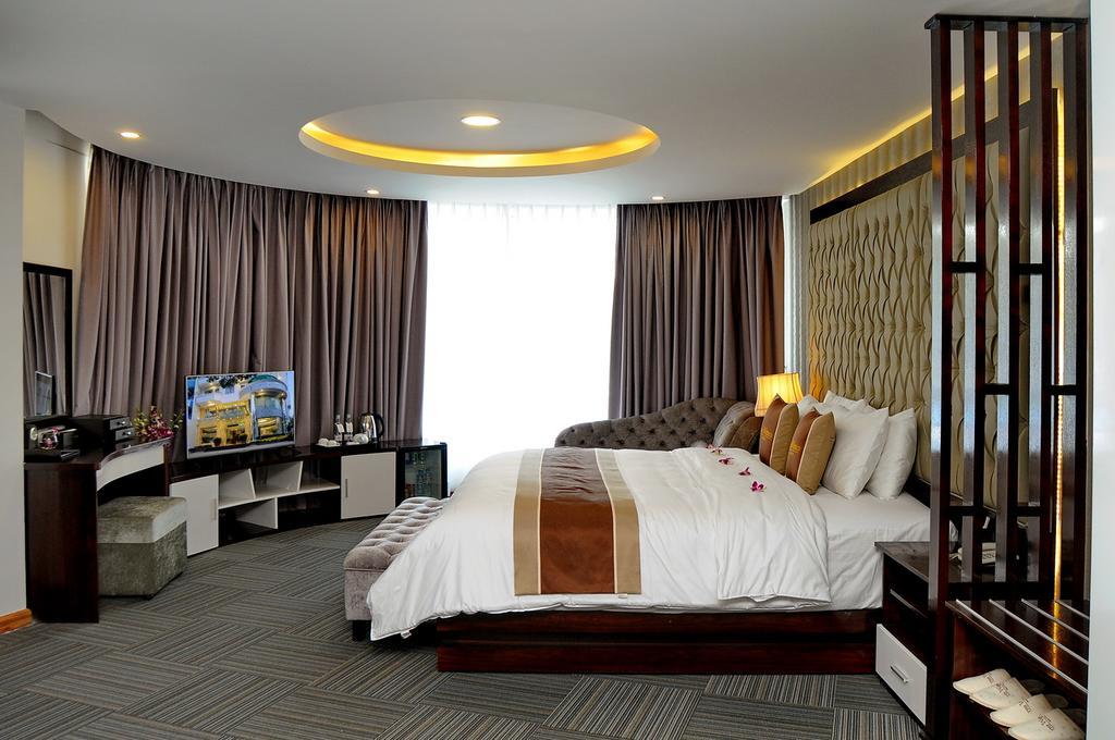 The World Hotel Нячанг Екстер'єр фото