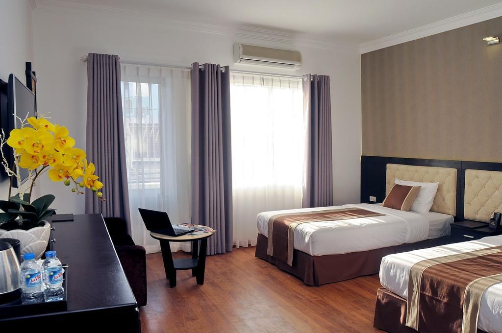 The World Hotel Нячанг Екстер'єр фото