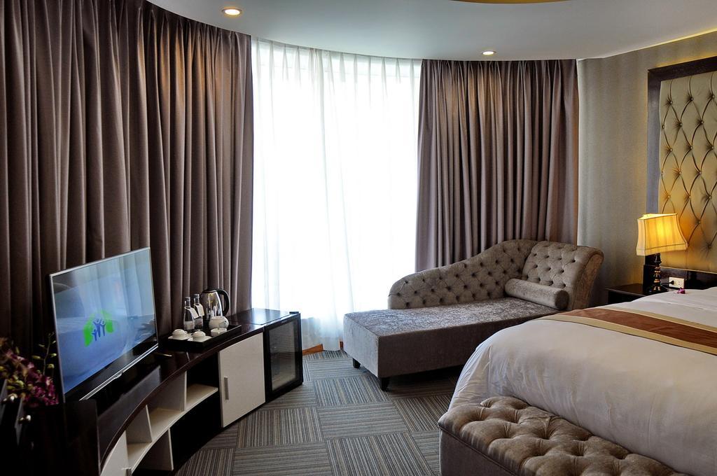The World Hotel Нячанг Екстер'єр фото
